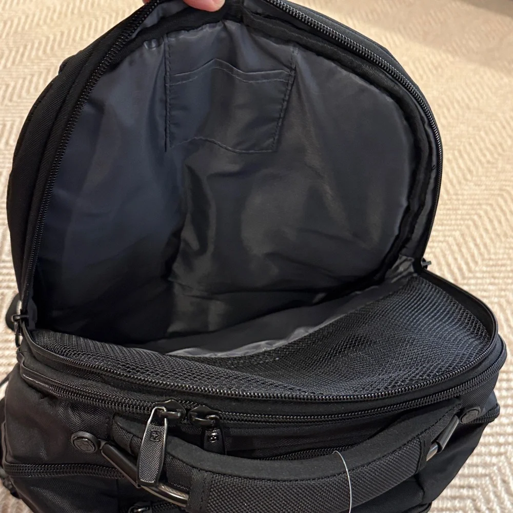 SwissGear Black Laptop Backpack, NWT - Picture 10 of 11